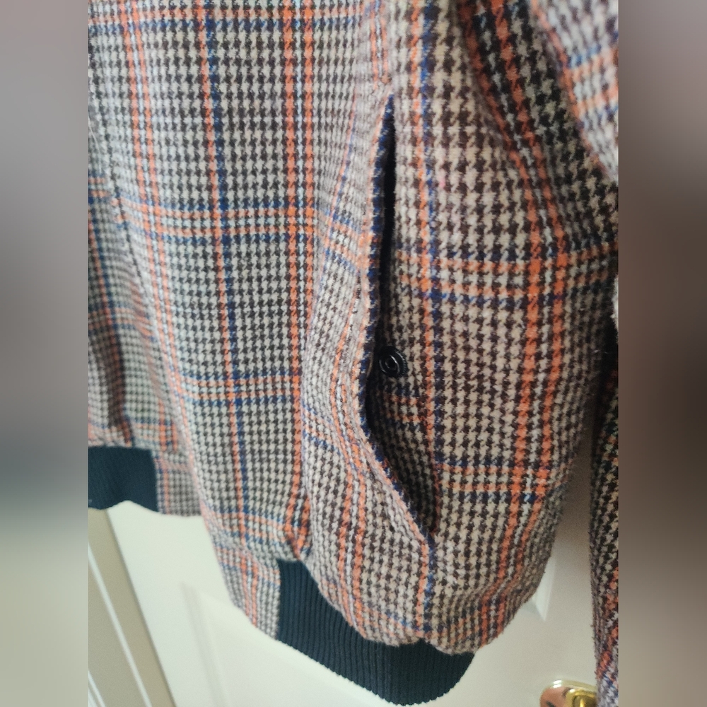 Men's Jacket - Picture 3 of 8